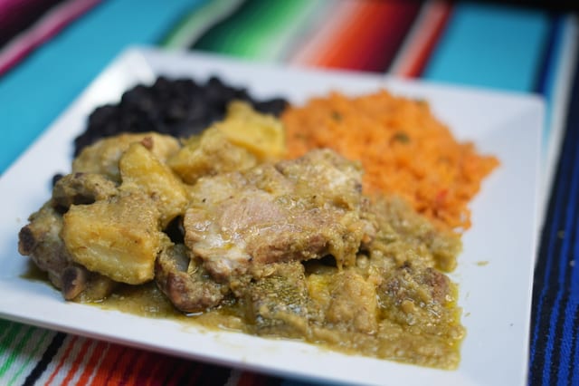 Costillas de cerdo en salsa verde.