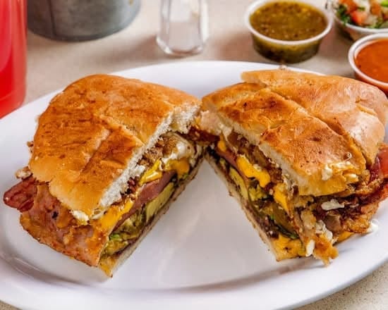 Chorizo con Huevo Torta.