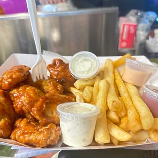 Mexican Chicken Wings with fries